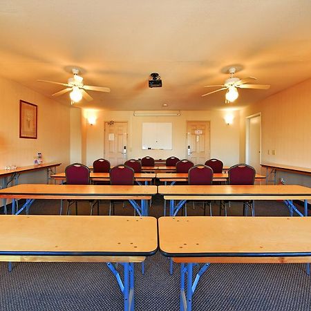 Americas Best Value Inn Westmorland Exterior photo