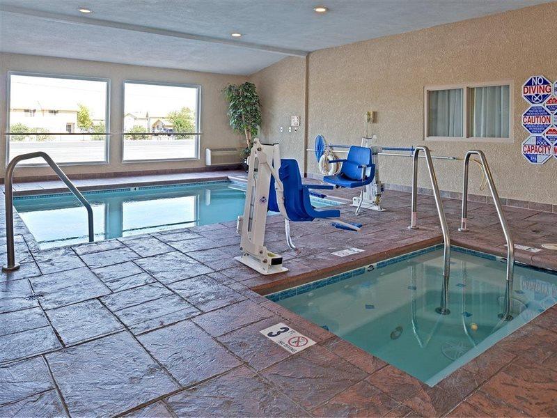 Americas Best Value Inn Westmorland Exterior photo