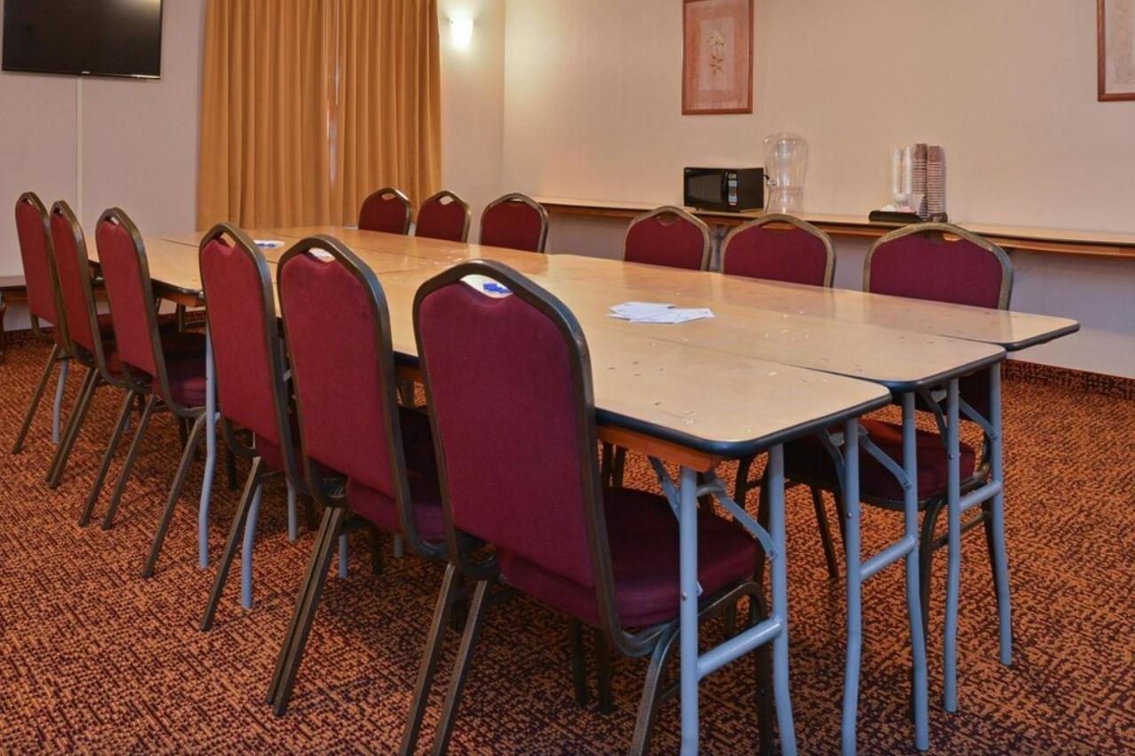 Americas Best Value Inn Westmorland Exterior photo