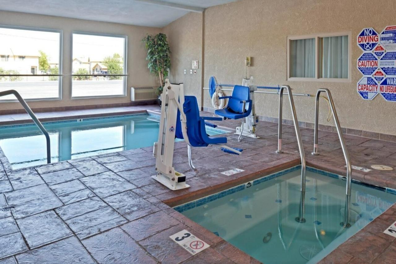 Americas Best Value Inn Westmorland Exterior photo