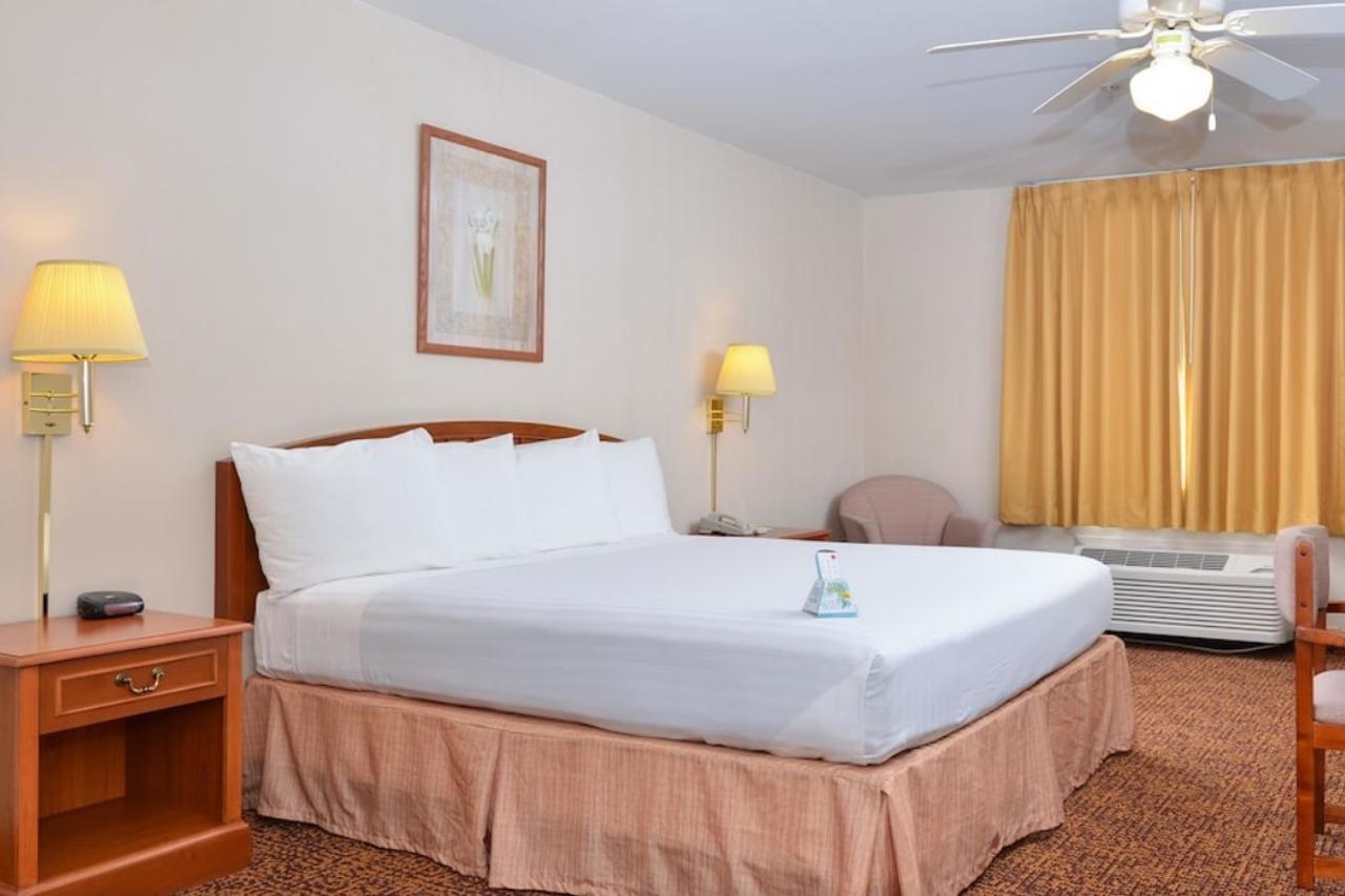 Americas Best Value Inn Westmorland Exterior photo