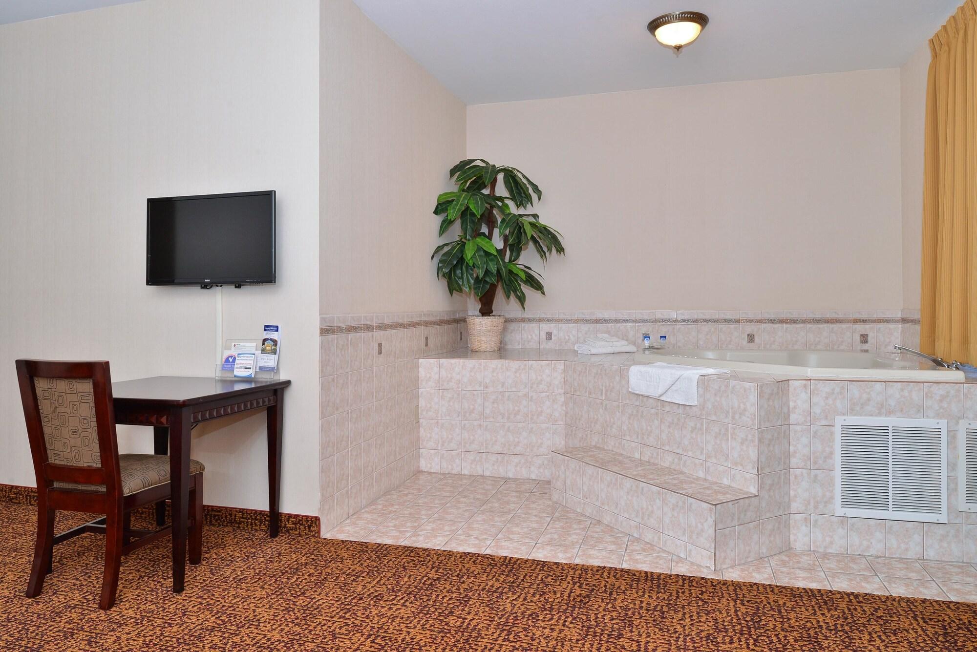 Americas Best Value Inn Westmorland Exterior photo
