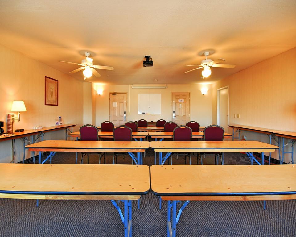 Americas Best Value Inn Westmorland Exterior photo