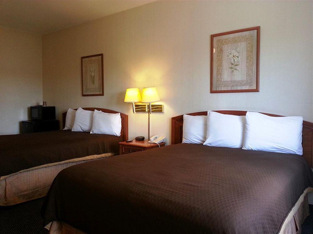 Americas Best Value Inn Westmorland Exterior photo