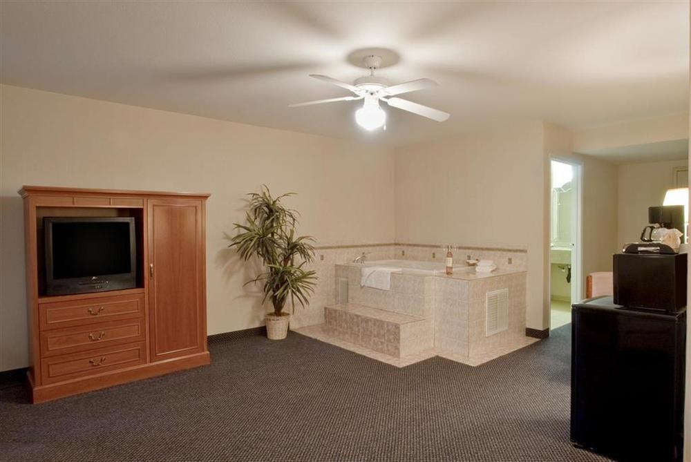 Americas Best Value Inn Westmorland Room photo
